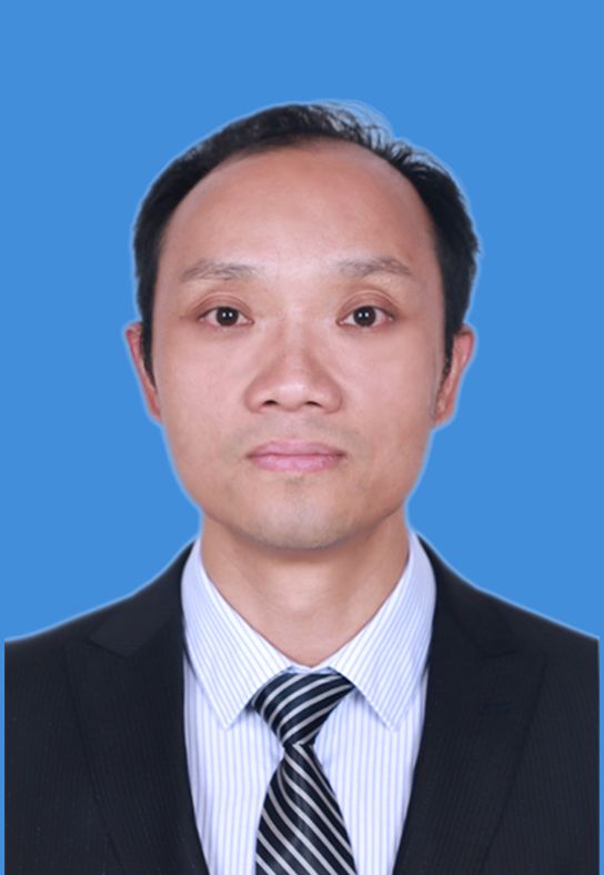 世界杯官网思政课名师——梁东兴(图1)