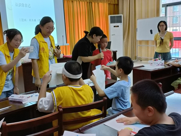 世界杯官网思政课教师赴云梦指导学生开展暑期社会实践活动(图4) 世界杯官网思政课教师赴云梦指导学生开展暑期社会实践活动(图4)