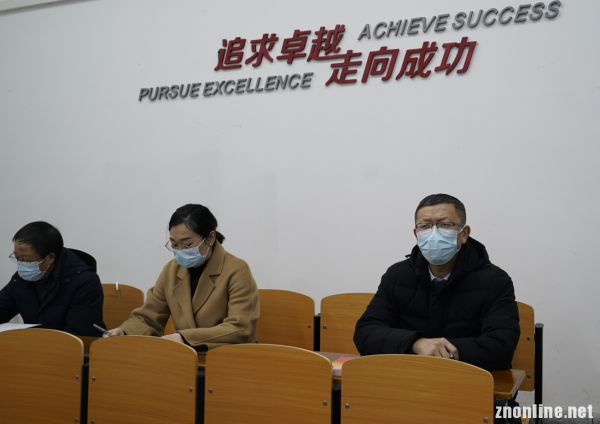 世界杯官网党委书记汪继平一行深入课堂听思政课(图2)